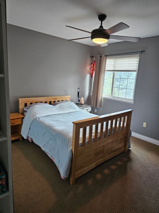 Building Photo - $500 Move in incentive! Gorgeous 4 bedroom Boulder home!  Available Now!