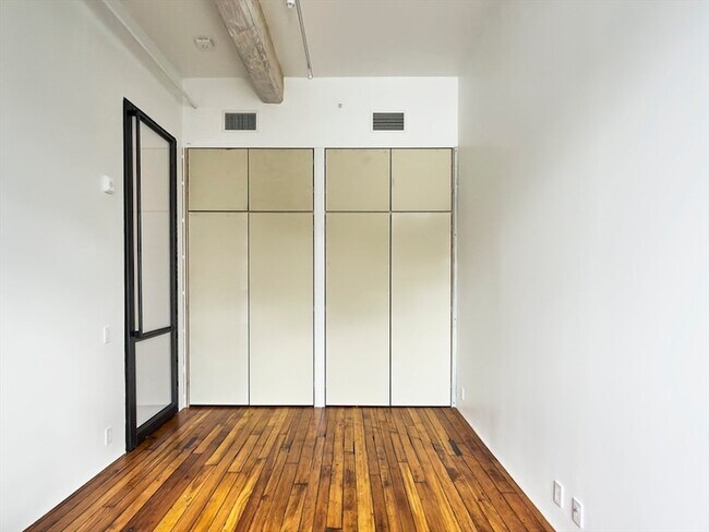 Building Photo - 520 State Rd