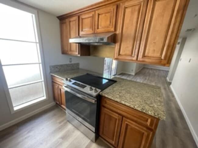 Building Photo - Great 3 Bed 2 Bath Duplex