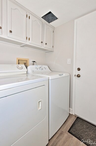 Building Photo - 1229 Thorndale Ln