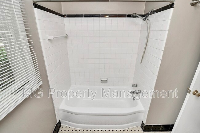 Building Photo - 5022 Furman Pl