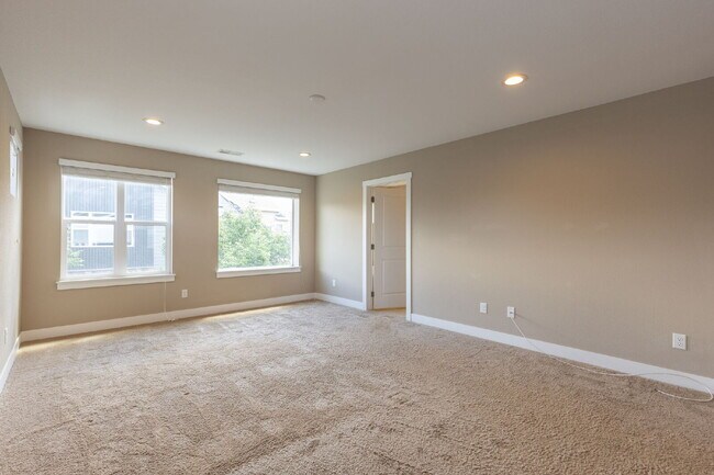 Building Photo - 6bd/4.5 bath home in Southwest Longmont!