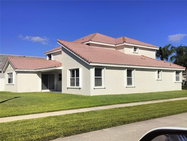 Building Photo - 17883 SW 5th St