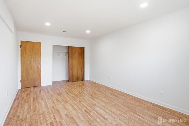 Building Photo - 1719 Raspberry Ct