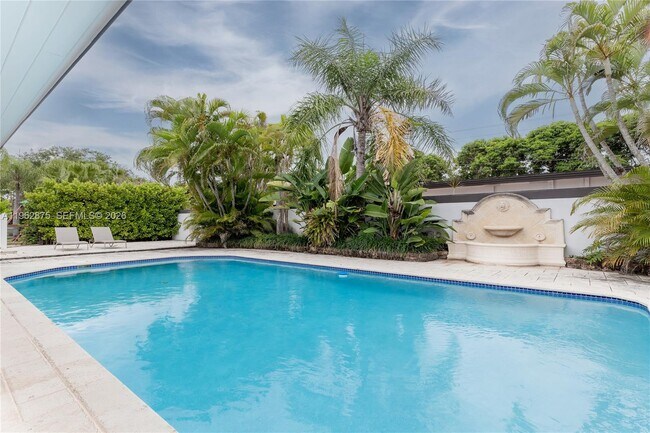 Building Photo - 7300 SW 77th Ave