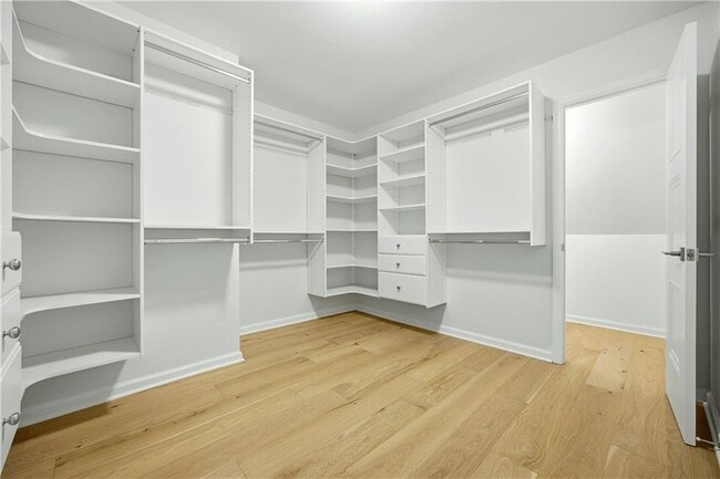 Building Photo - 1390 Tennis Ct Pl