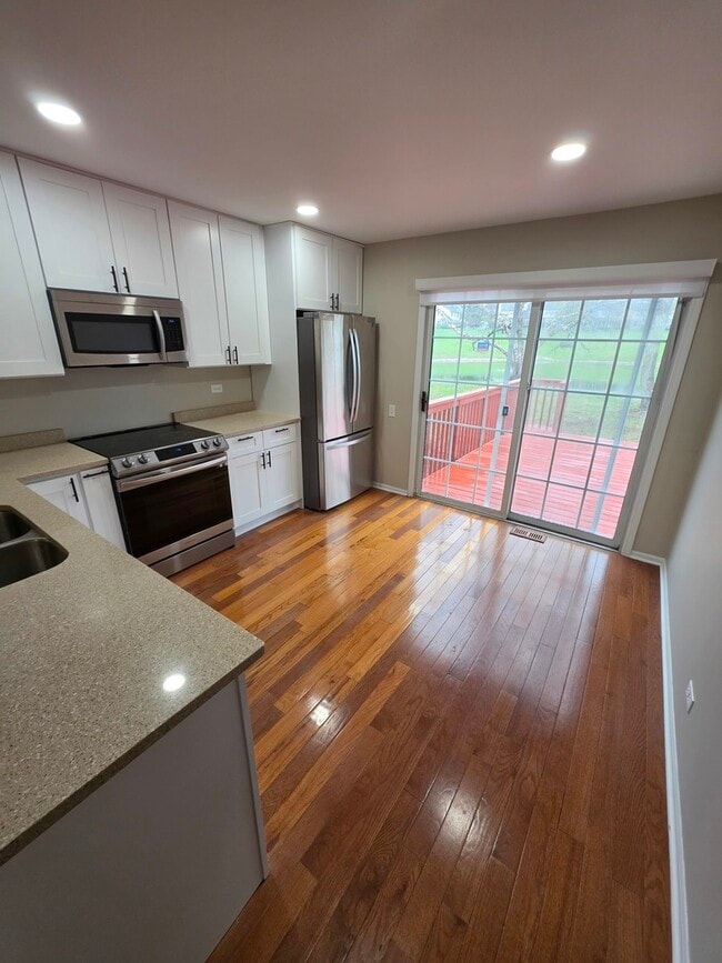 Building Photo - 1710 Coach Dr