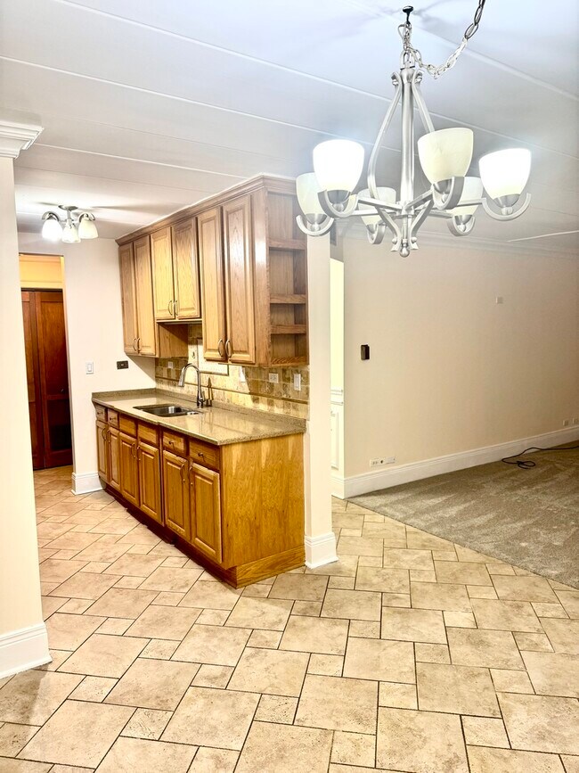 Building Photo - 300 S Roselle Rd