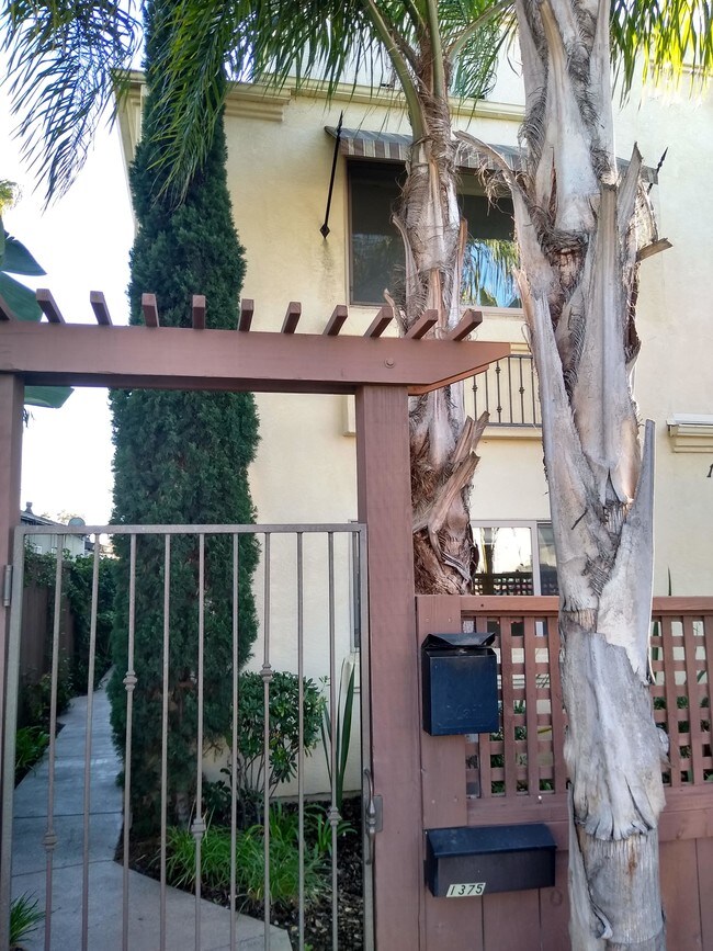 Building Photo - 1373 Grand Ave