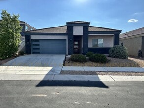 Building Photo - 11112 S Weismann Dr