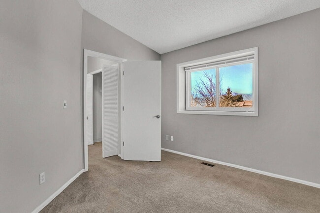 Building Photo - 7480 Alameda Ct