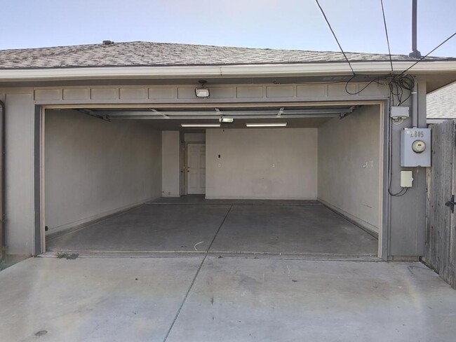 Building Photo - 2805 Conner Dr