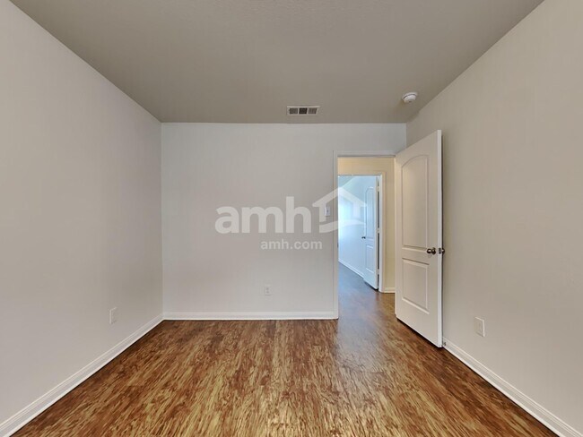 Building Photo - 1012 Summer Stream Rd