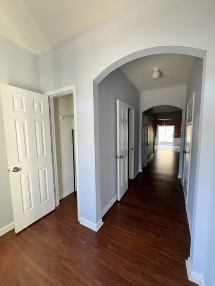 Building Photo - 3159 Creston Park Ct