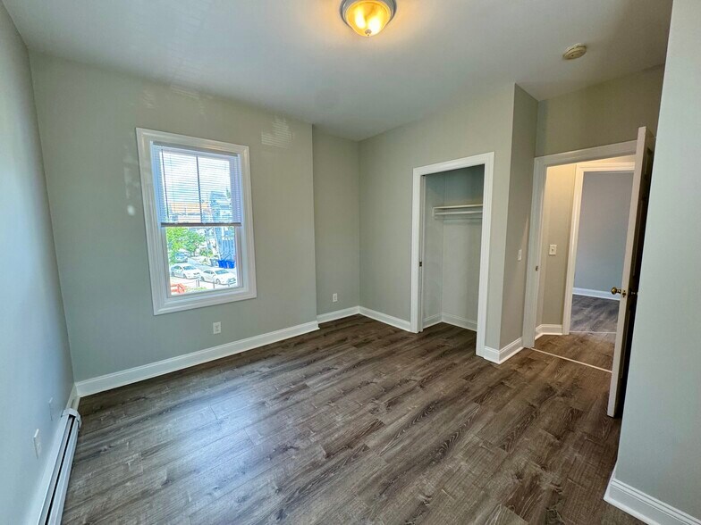 Building Photo - 102 Ruggles St