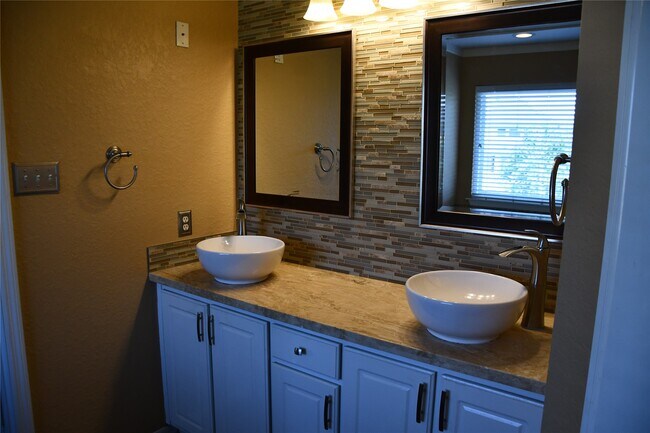 Building Photo - 18118 Cypress Valley Ln