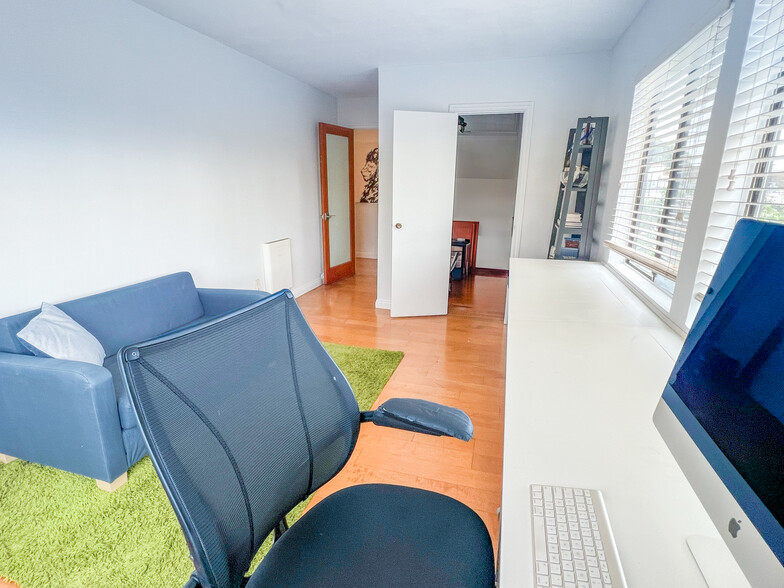 Bedroom/Office - 301 Broadway St