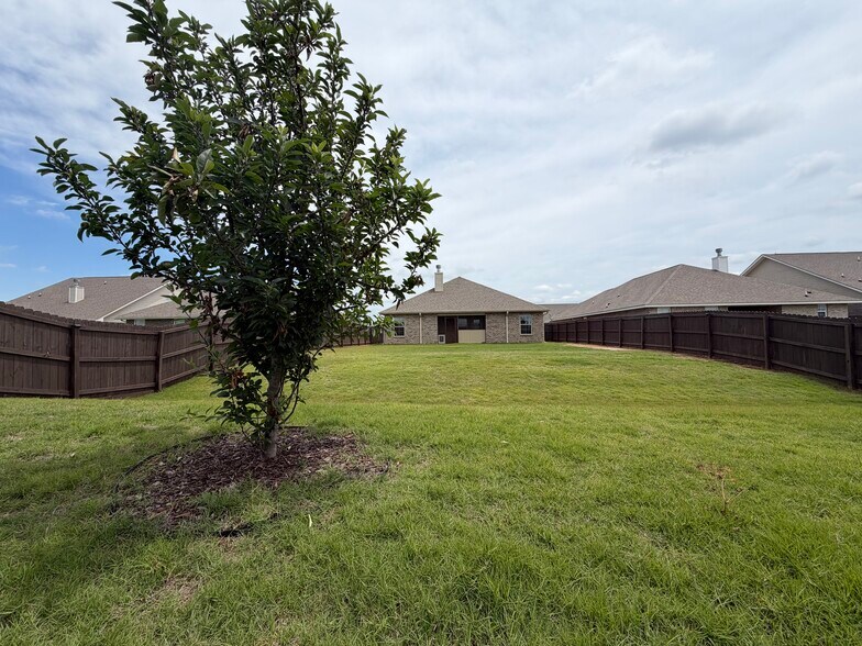 Building Photo - 202 Abercorn Dr