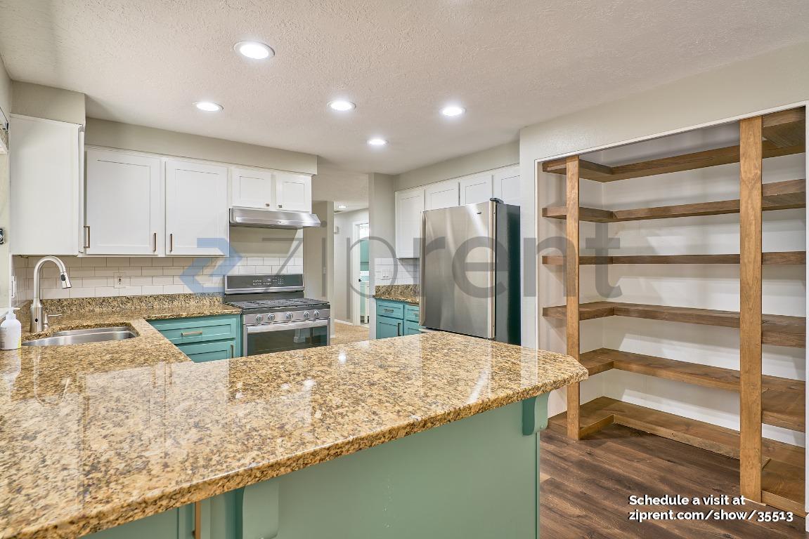 Building Photo - 17465 NW Carl Ct
