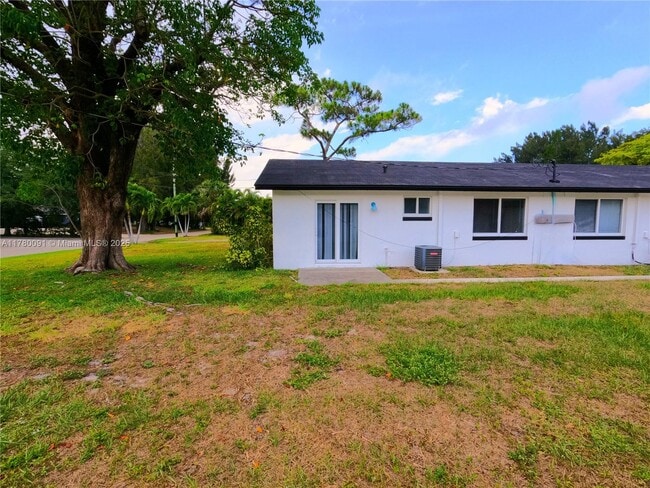 Building Photo - 4876 Serafica Dr