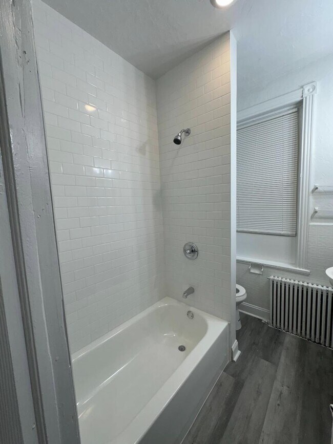 Building Photo - 2449 N 33rd St