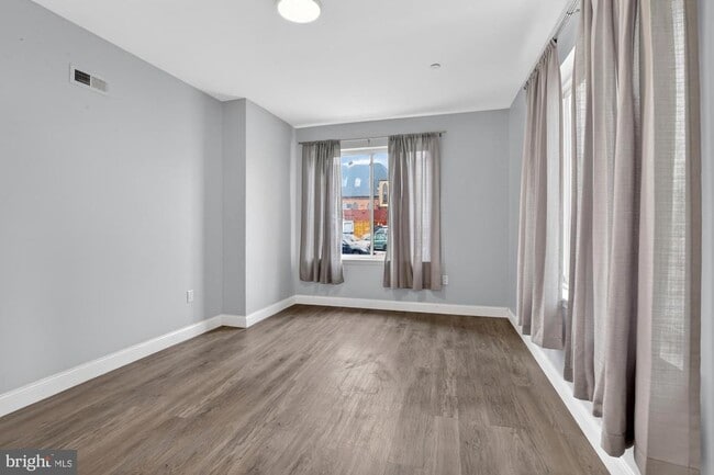 Building Photo - 523 N 11th St