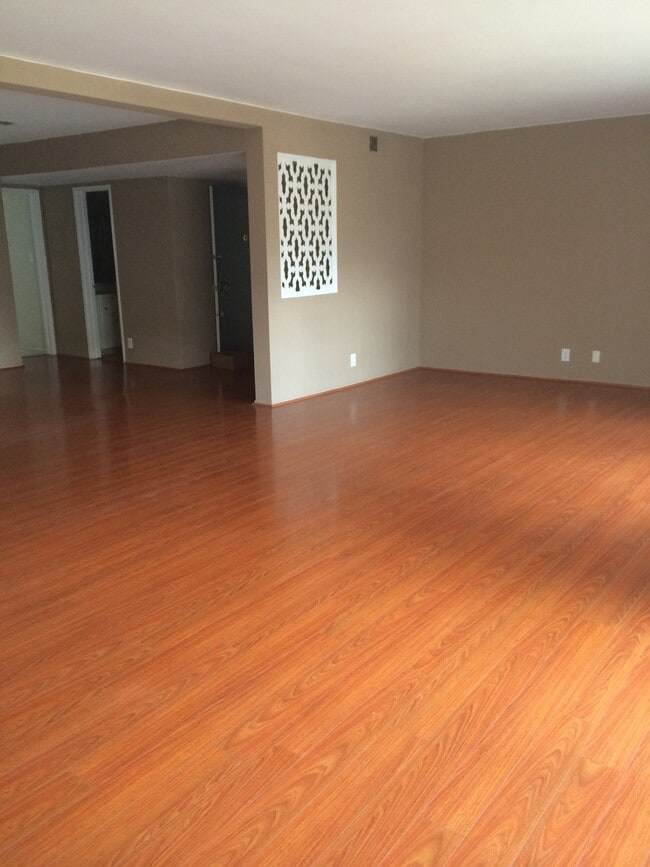 Building Photo - 4424 Cartwright Ave