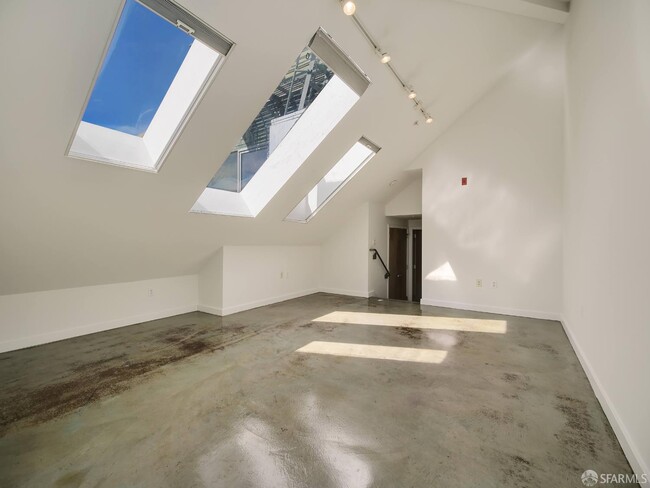 Building Photo - 52 Rausch St