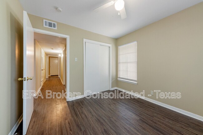 Building Photo - 106 Winn Ave