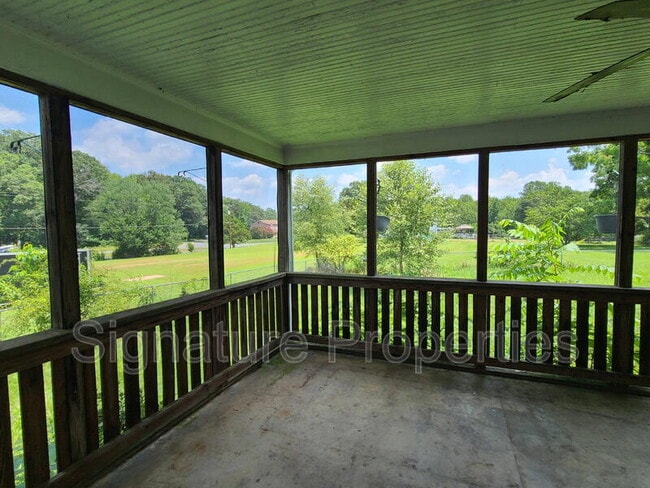 Building Photo - 13 Manse Rd