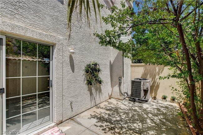 Building Photo - 8039 Teresita Ave