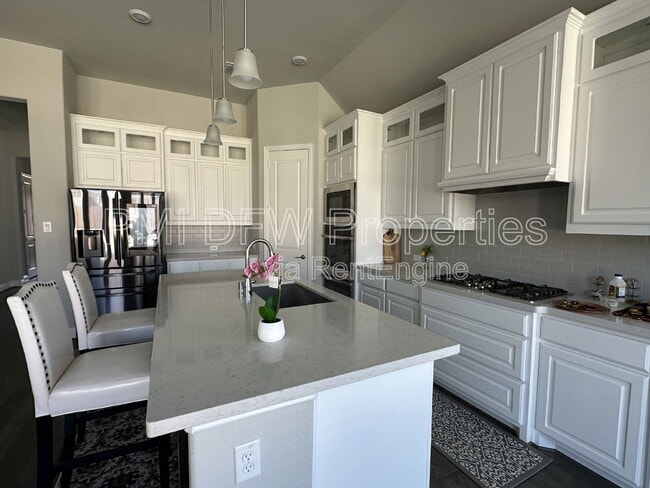 Building Photo - 2222 McMullin Dr