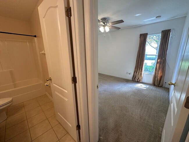 Building Photo - 4 Bedroom, 3 Bath, 3 Car Garage on 1 Acre ...