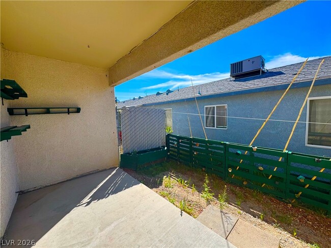 Building Photo - 1920 Haiwee St