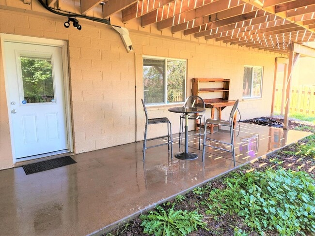 Building Photo - 1896 Camino Manzana