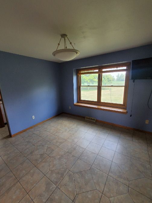 Building Photo - N93W27616 Quail Holw Ct