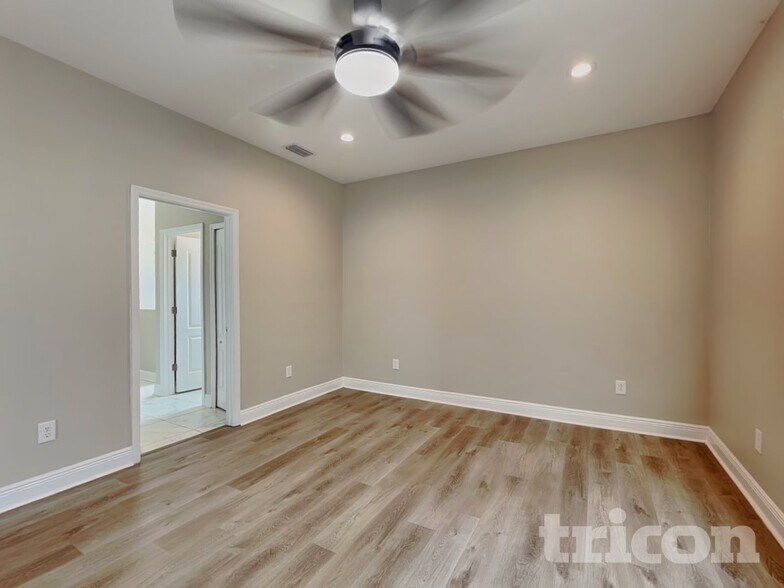 Building Photo - 11106 Sand Pine Ln