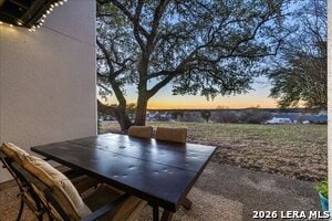 Building Photo - 1135 Parkview Dr