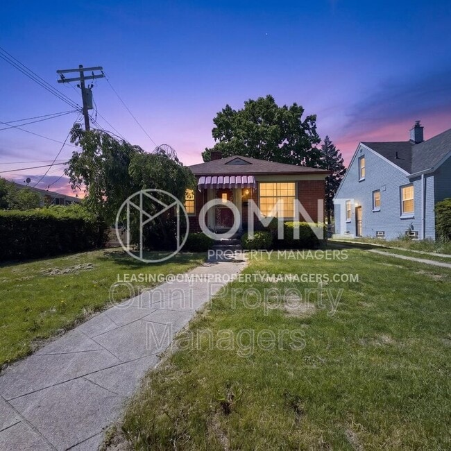 Building Photo - 11529 Roxbury St