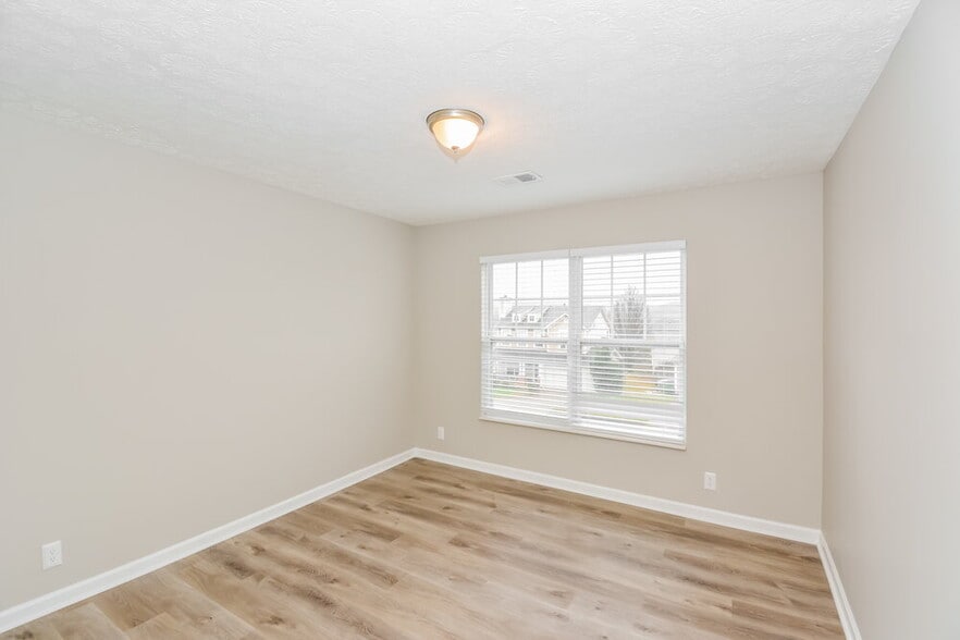 Building Photo - 3612 Crossbrooke Dr