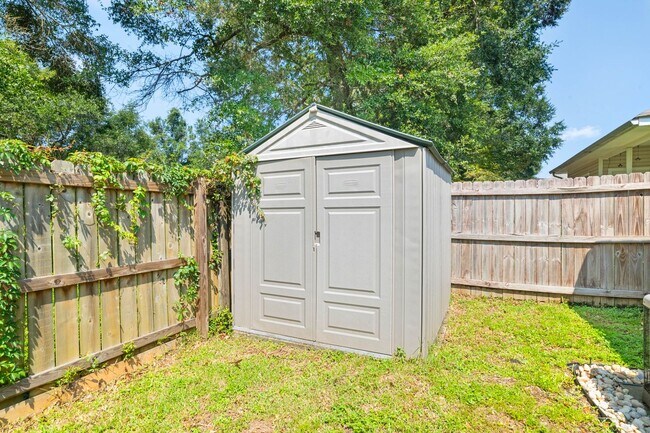Building Photo - 5841 Last Big Tree Ln