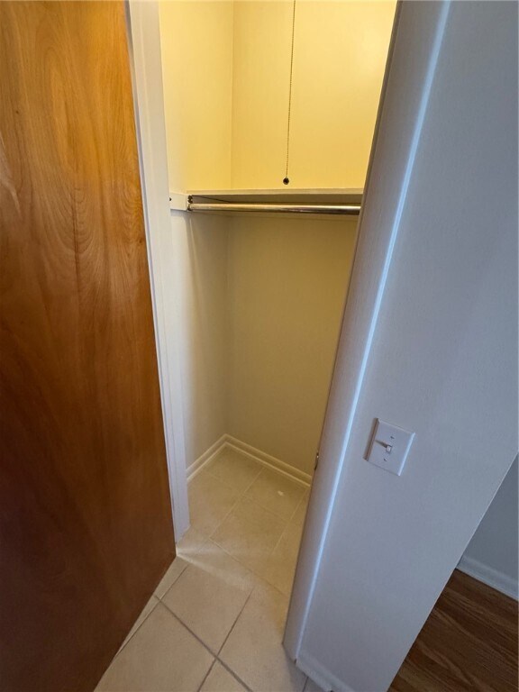 Building Photo - 16 Summit St