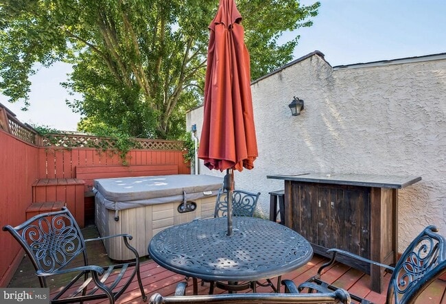Building Photo - 357 Lemonte St