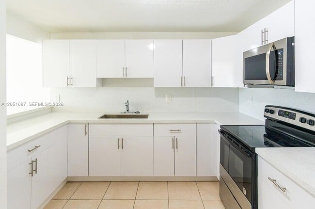 Building Photo - 6950 Miami Gardens Dr