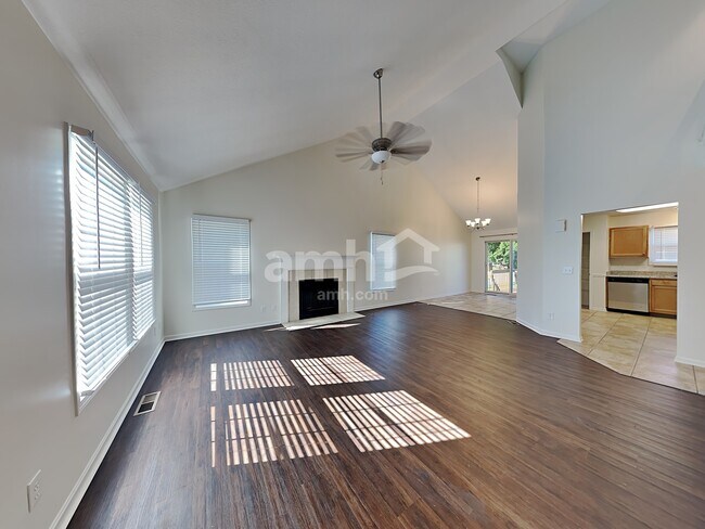 Building Photo - 1531 Mallard Cir E