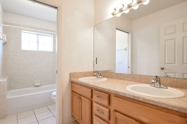 Building Photo - 9892 SW 95th Pl