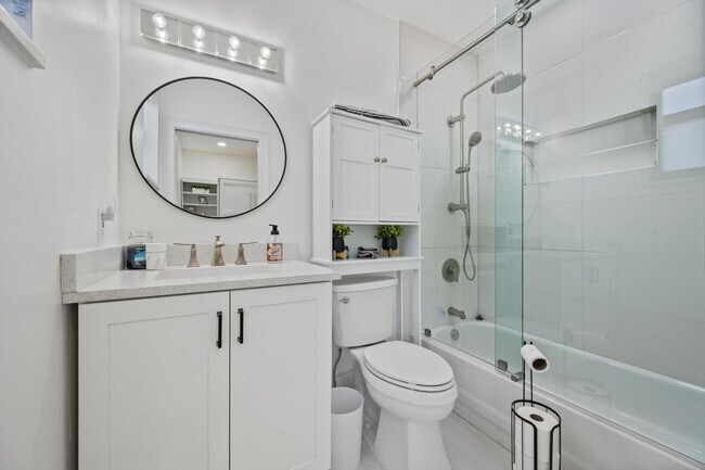 Building Photo - 4413 Barclay Fair Way