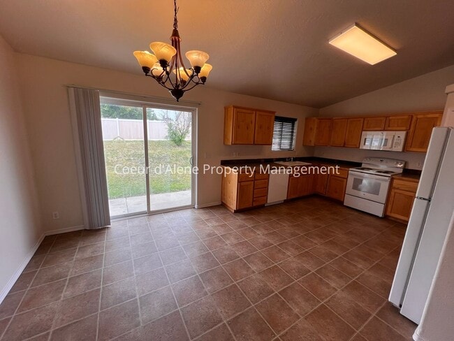 Building Photo - 3 bed, 2 bath house in Hayden