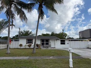 Building Photo - 6250 SW 39th St