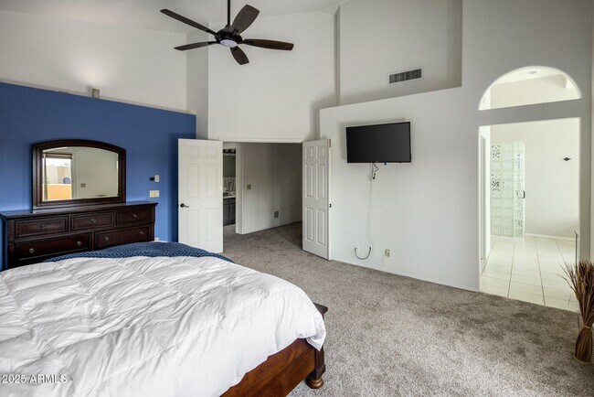 Building Photo - 5747 E Gelding Dr